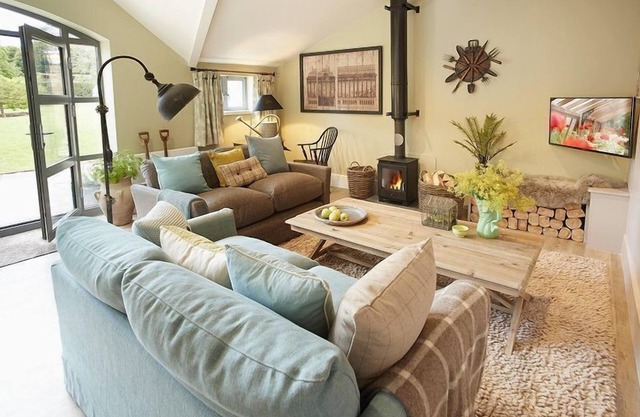 Chalet élégant sur le Weston Park Estate qui est parfait pour les couples sur les courts séjours romantiques.