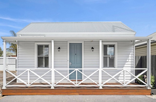 Geelong West Gem Summ
