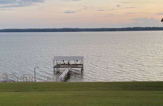 THE GEORGIA SHORES Retreat on Lake Eufaula. Pet Friendly! Kayak's available.