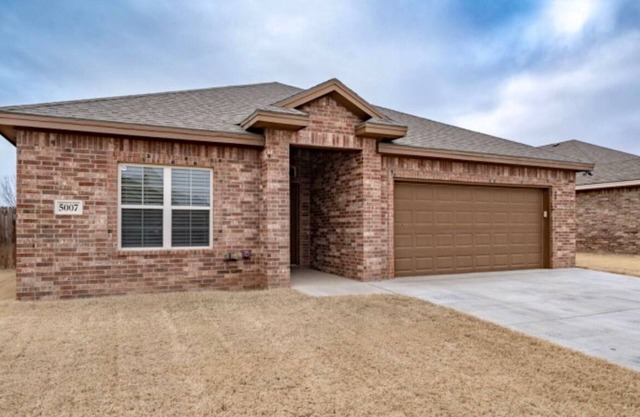 The Getaway -N. Lubbock - 4 Bedroom