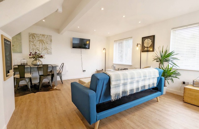 The Gofflet, Petworth - an annexe that sleeps 2 guests in 1 bedroom
