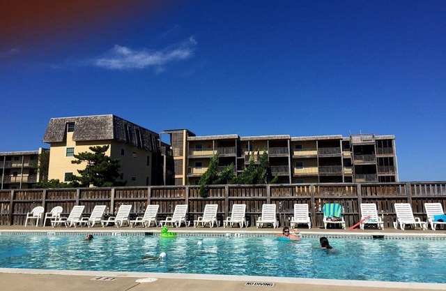 The Golden Strand - 2 bed/2 bath beachfront condo