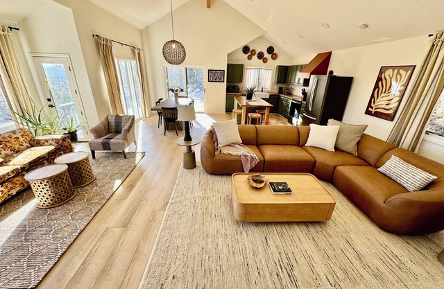 The Good Life Mountain Home - Red Rocks w/ spa