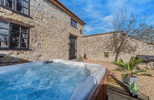 Le grenier grange aménagée dans un bel endroit rural, bain à remous, 4 étoiles