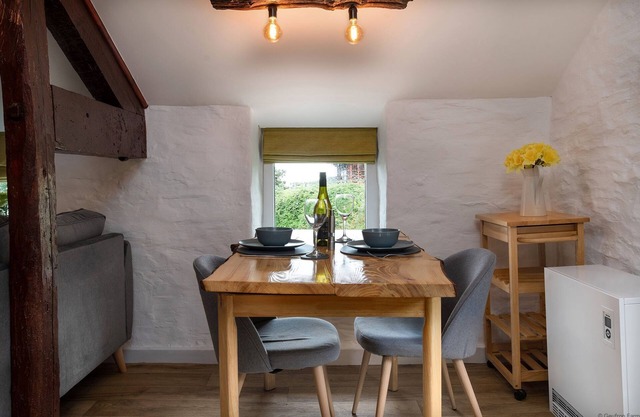 The Granary - sleeps 2 guests in 1 bedroom