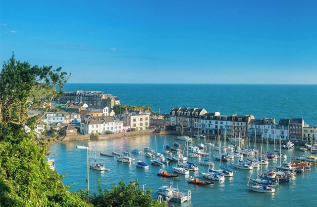 The Grand Harbour Hotel