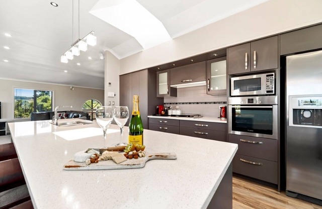 Base: 6 Extra: $30 32 Herapeka Street