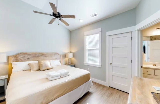 The Great Crabsby: A modern gem in the heart of Corolla