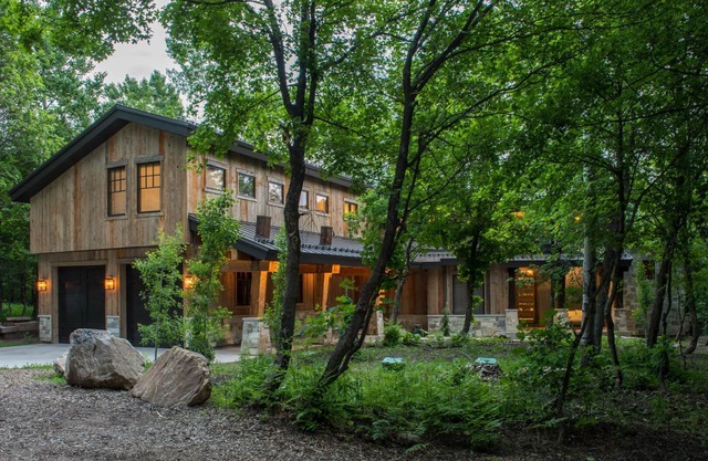 LA GRANDE ÉVASION - Luxury Luxury Mountain Estate, Private, Hot Tub