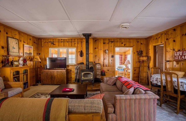 Green Cabin @ Stoney Pines