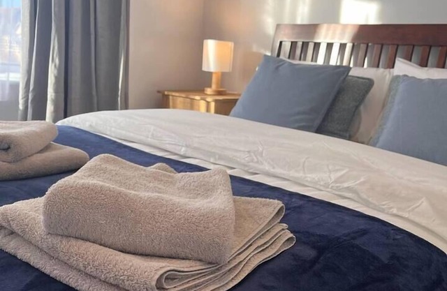 The Grenadine House - Spacious home away from home close to Main train station
