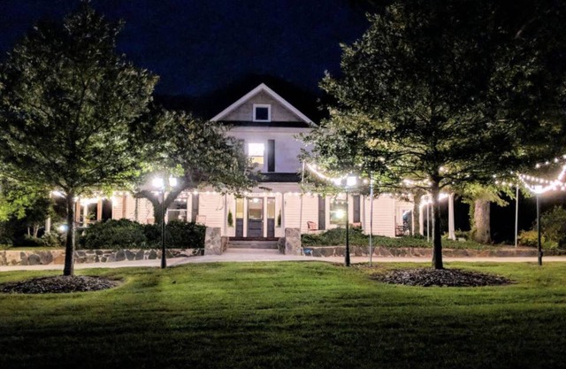 Le Groome Inn est idéalement situé à 10 minutes de Highpoint et Greensboro.