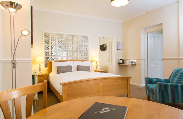 OYO The Grosvenor Hotel
