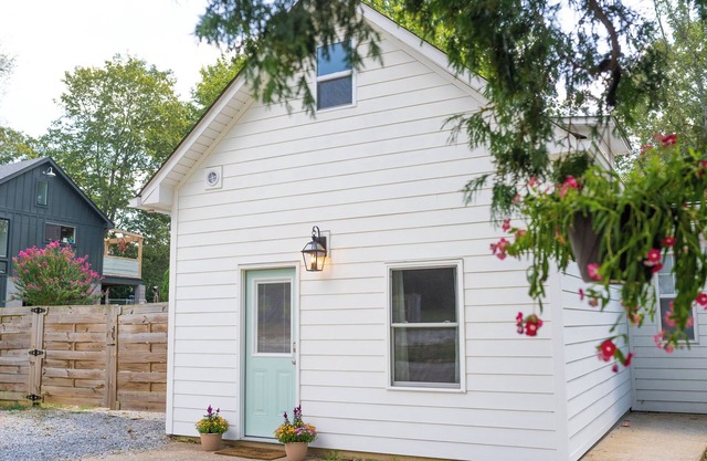 The Guest House at 5th & Carter