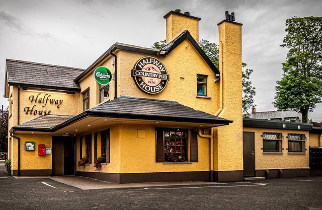 The Halt @ The Halfway House Country Pub