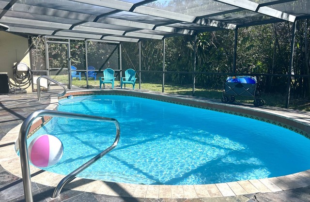 The Hamilton ~ Upscale Pool House by Beaches/Downtown