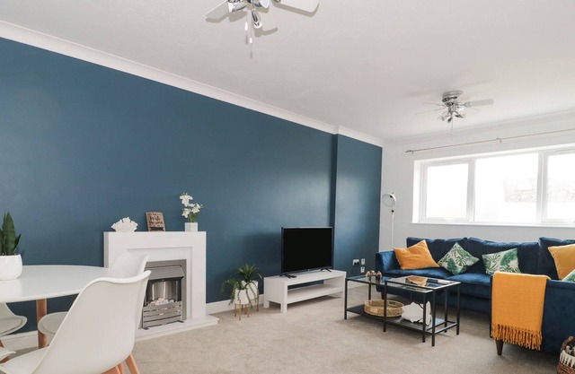 The Harbourside Apartment, WEST BAY