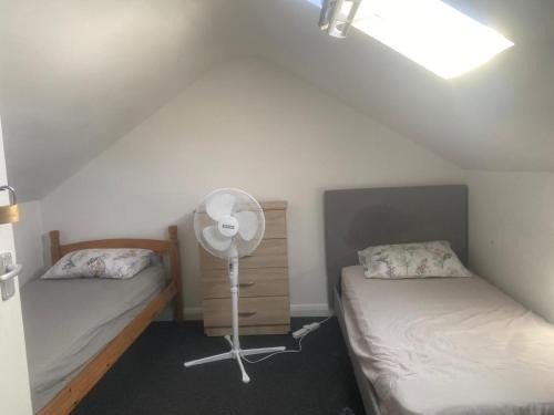 The Haven Loft-Cozy Room in a house