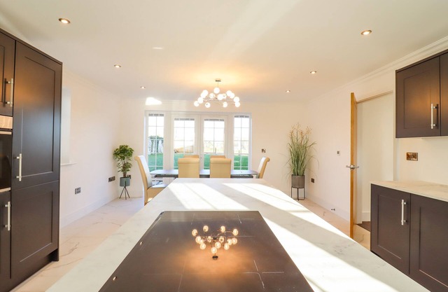 THE HAVEN, pet friendly, with a garden in Burwell, Cambridgeshire