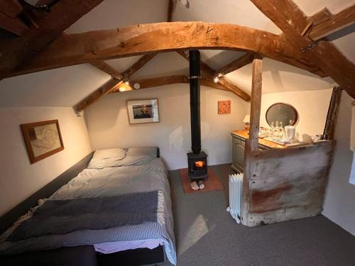 The Hay Loft - private bathroom in separate building 10 metres away