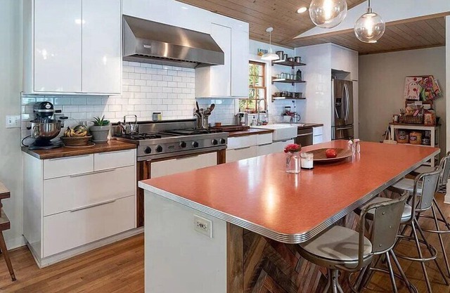 The Hayden, Lovely 4 BR home, 1 mi from the Square