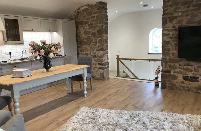 LE HAYLOFT CHESHIRE - Une toute nouvelle conversion étonnante de grange.