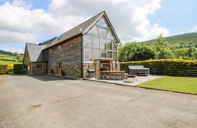 Le Hayloft, BLEDDFA