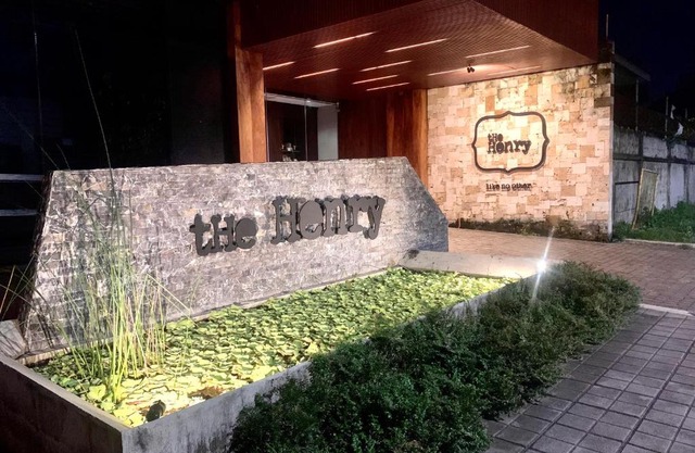 The Henry Hotel Roost Bacolod