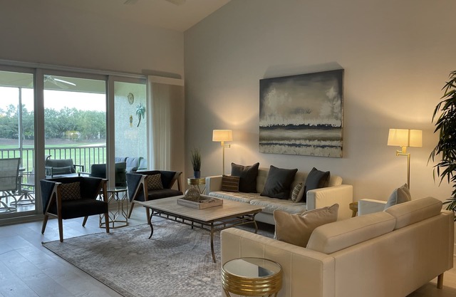 "The Hidden Gem" in Spring Run offers golf, tennis, pool & restaurants!