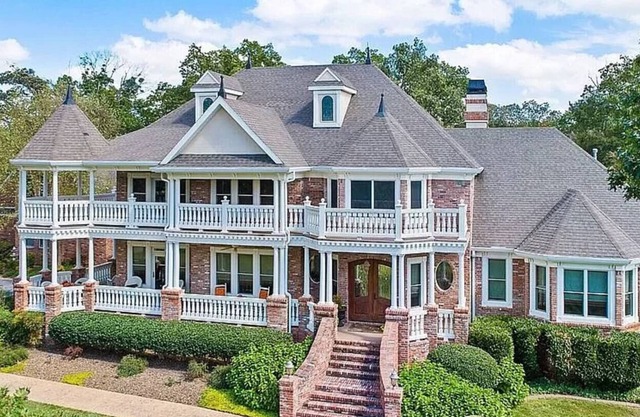 The Arkansas Dream Estate