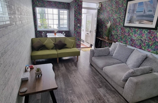 The Hideaway ll /Enclosed garden/Quiet/Central