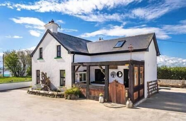 Stunning, unique period home in a tranquil setting along the River Foyle.