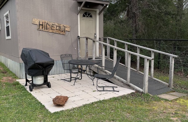 The Hideout Less than 5 minutes from Lake Palestine
