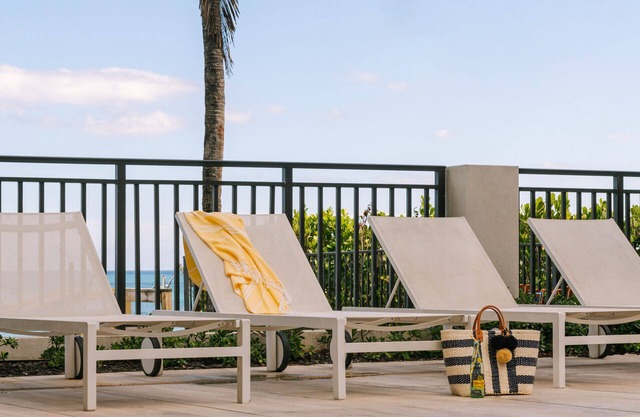 The Hillsboro powered by Sonder | Superior King Suite+ w/ Balcony