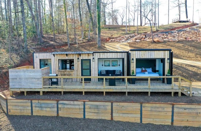 The Hive · Luxe Shipping Container w/ King on Lakefront Farm