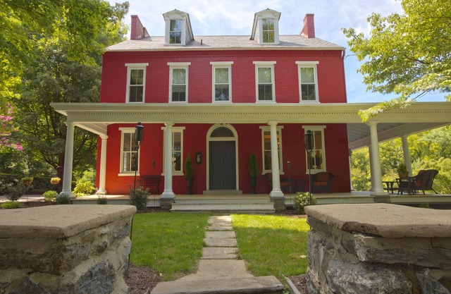 The Hollinger House