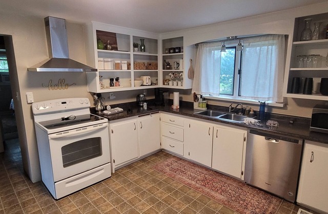Tapiola Modern Vacation Homestead - 4BR house - spacious, super clean