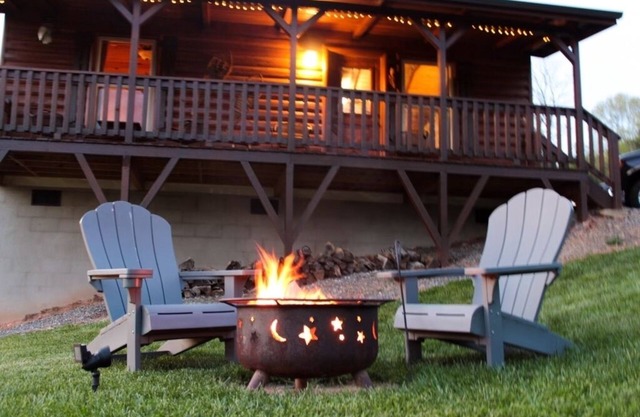The Hoot Owl - New Cabin in Black Mountain w/ views & discount Biltmore tickets!