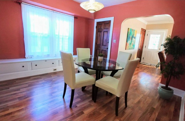 The House Hotels - Stickney Upper - Cozy Old Brooklyn Apartment