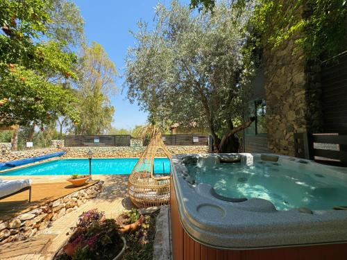 THE HOUSE ROSH PINA - 3BRM WITH POOl