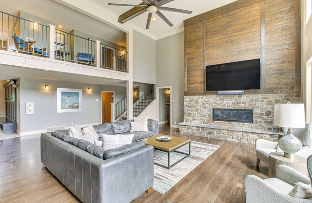 'The Inn at Bear Lake' w/Game Room 1 Mi to Shore!