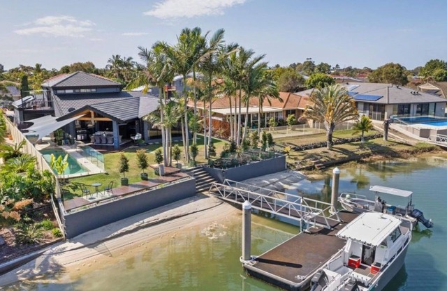 The Islander | Waterfront with Pool