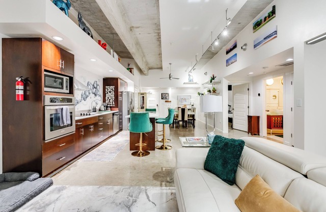 The J | Modern Stay | Jackson Ward
