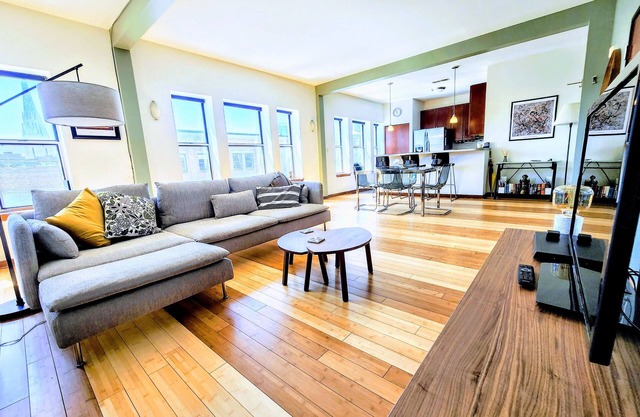 The Juke: Spacious condo in the heart of the eclectic Mass Ave!