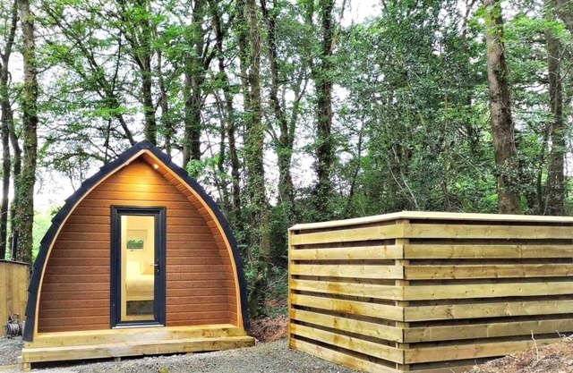 Le Pod-Hot Tub-Woodland Lodges-St Clears-Carmarthen
