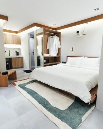 The Kin House - Stay in Art Poblacion