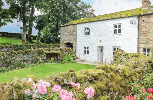 THE LA'AL CRAGG, romantic, with open fire in Kirkby Stephen
