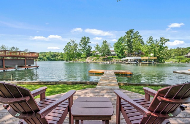 This house is a 3 bedroom(s), 2 bathrooms, located in Dublin, VA.