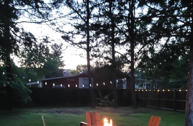 The Lake House: beautiful, spacious, serene space, and view at Beaver Lake.