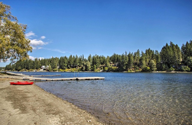 NOUVEAU! La maison du lac à Rathdrum w / Beach & Fire Pit